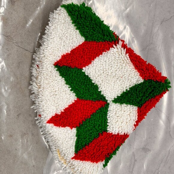 Geometric Star Tree Skirt Latch Hook Rug VTG Hook Yarn Rug Tree Skirt - Picture 6 of 11